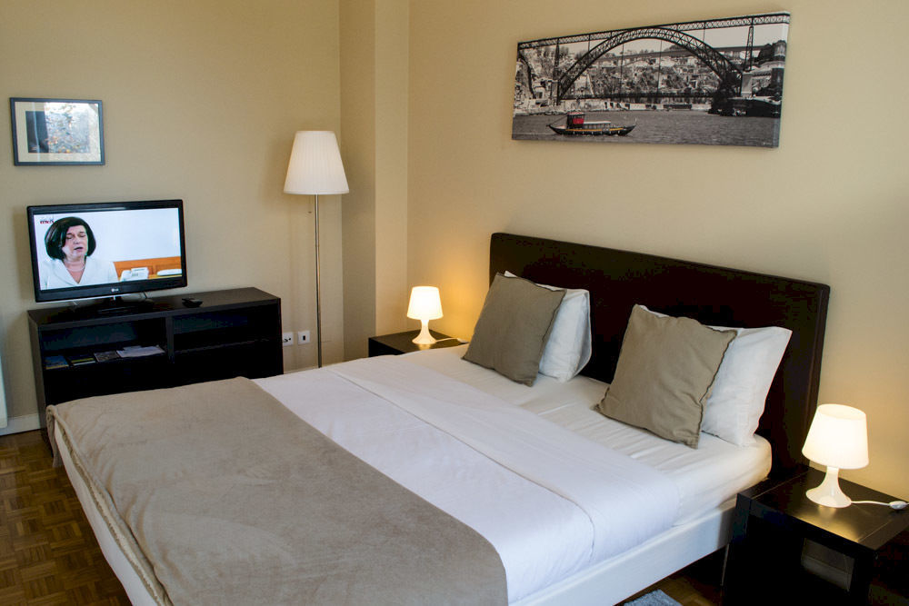 Low Cost Tourist Apartments - Casa Da Musica Porto Eksteriør bilde